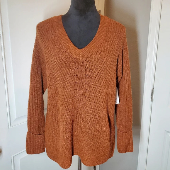 NWT Plus Size Nine West V-Neck Stitch Front Tunic Sweater - Picture 7 of 13